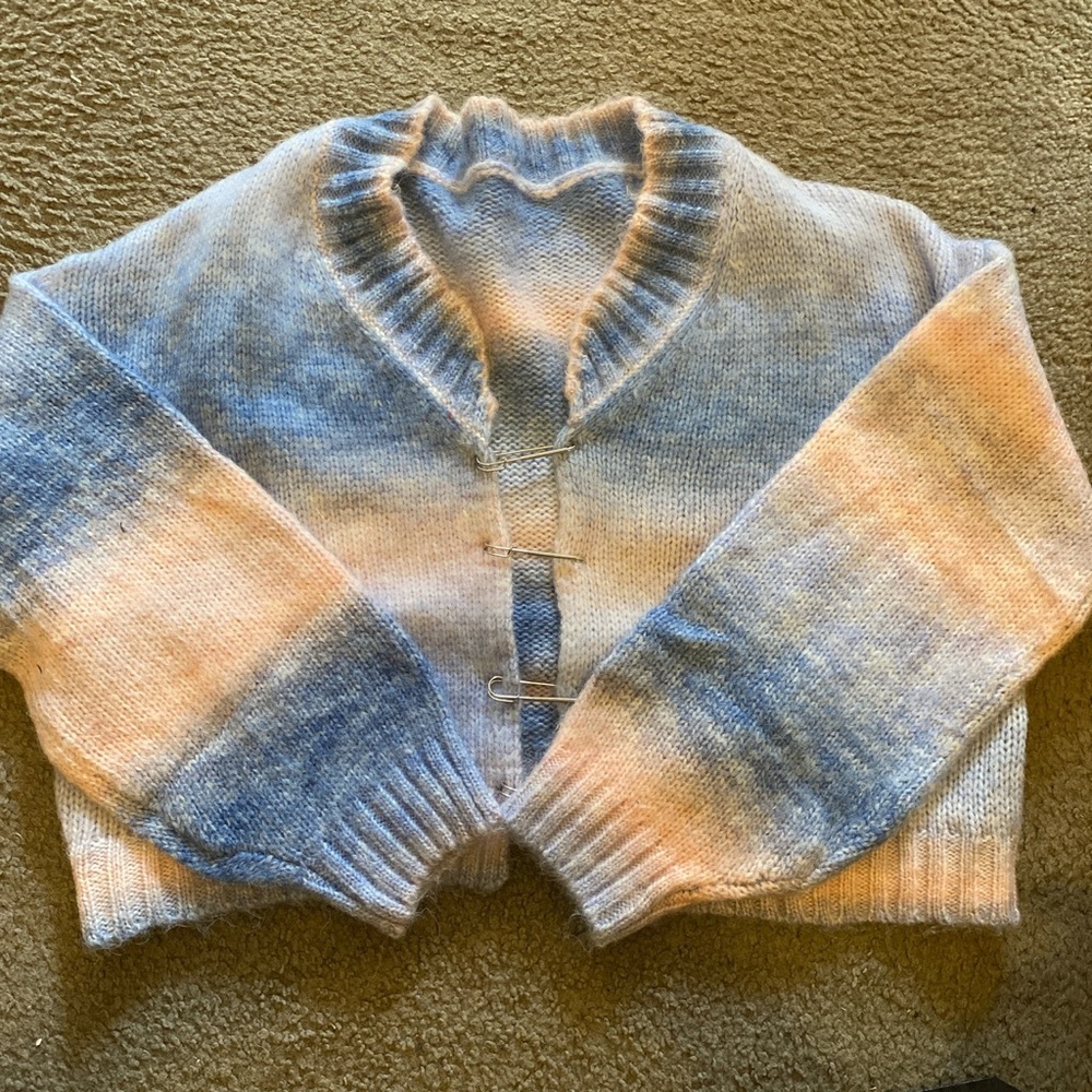 Women’s Sweater - Picture 2 of 2